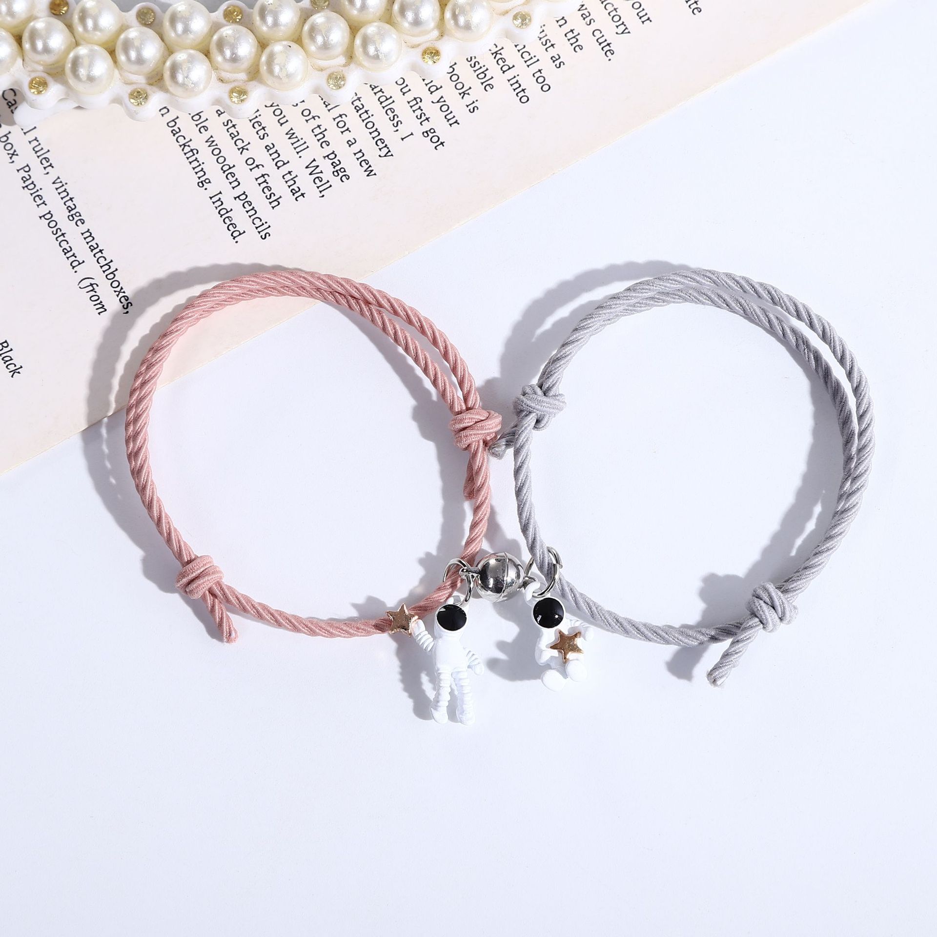 宇航员相吸情侣手链一对简约小皮筋送男朋友发绳两用学生生日礼物