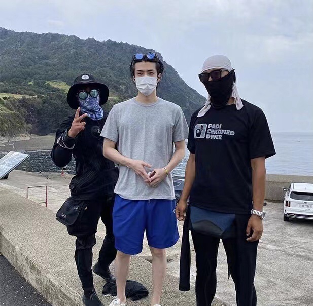 exo 吴世勋同款彩珠钻笑脸手链环镯男女时尚绳韩版不规则串珠街头