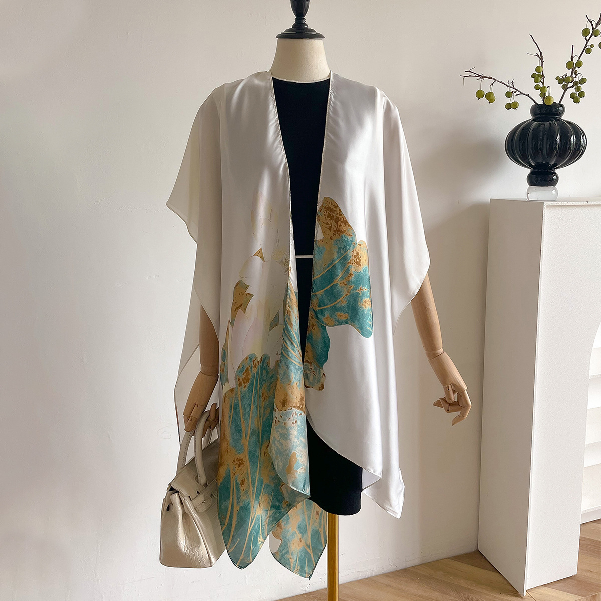 新款春夏加大防晒披肩仿真丝丽景锻丝巾气质外贸欧美斗篷跨境衣服