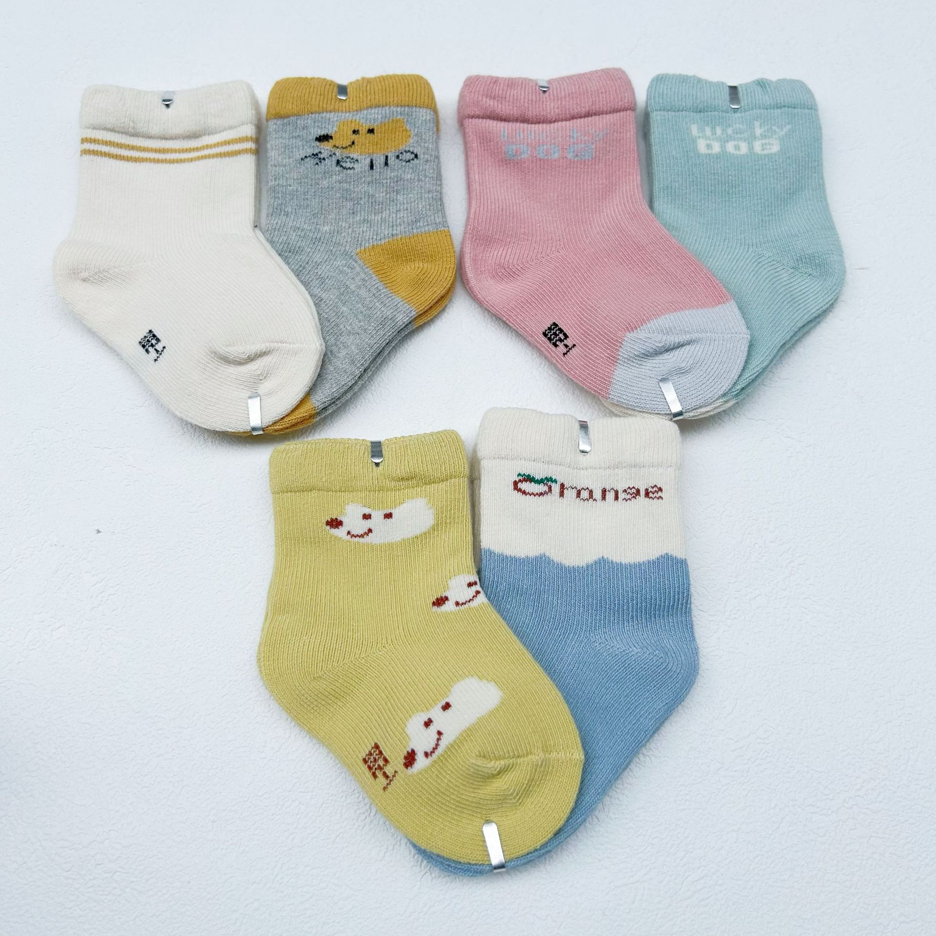 爱琴宝贝新款婴幼儿袜子女童男童秋冬款中筒袜可爱宝宝棉长袜盒装