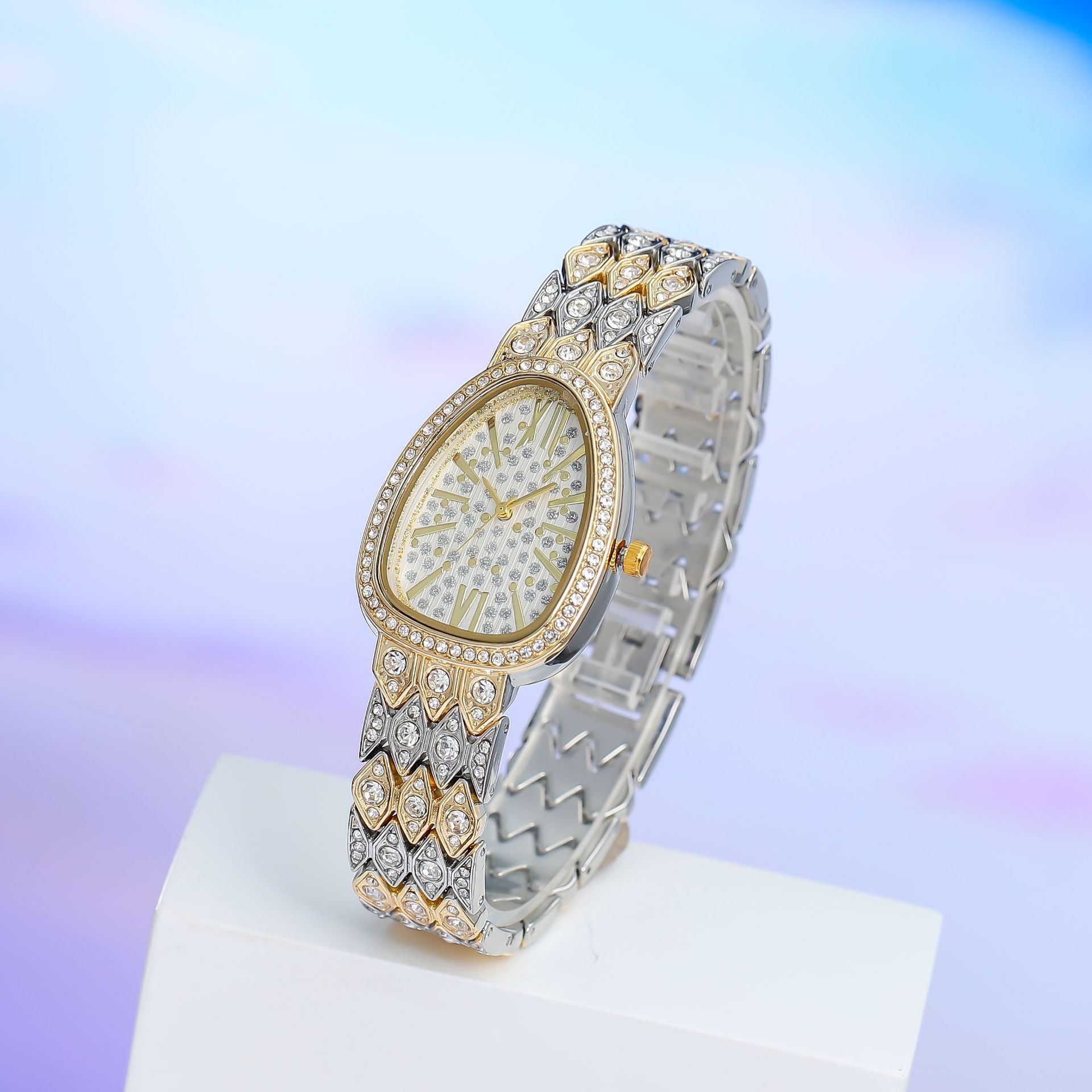 ladies watch 新款时尚蛇头形镶钻石英表潮流个性时装手表女士
