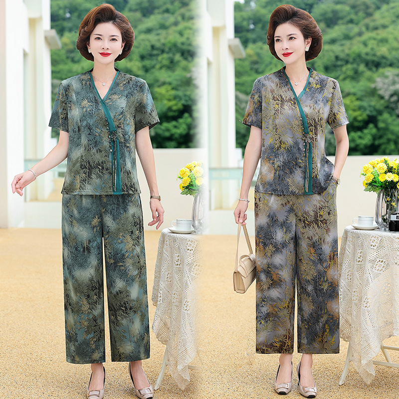 妈妈休闲套装女夏装2023新款中老年女装运动服短袖t恤时尚两件套