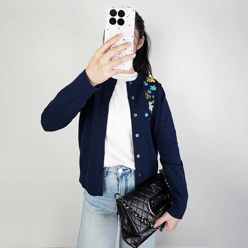毛衣开衫女2025秋季新款刺绣花卉清新甜美女装圆领长袖针织外套女