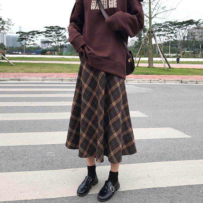 毛呢格子半身裙女秋冬新款宽松复古英伦风中长款高腰包臀a字长裙
