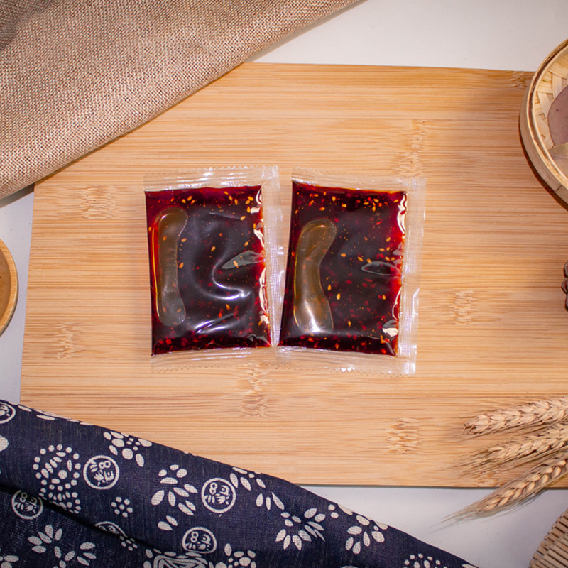 外卖辣椒油 小包川味油泼辣子打包红油辣椒调料辣椒包