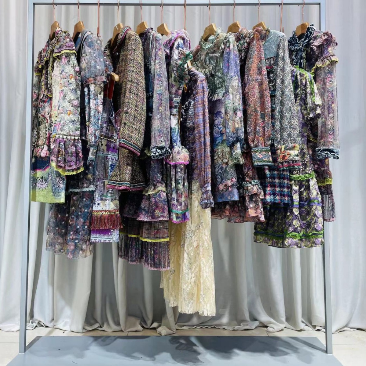 我爱露露lulualways春装专柜剪标迪卡轩撤柜品牌折扣