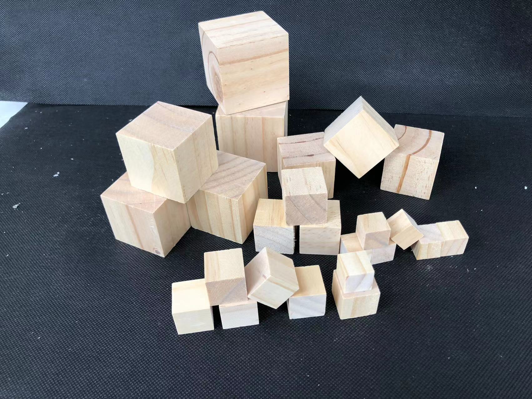 现货新西兰松木 立方体3cm 4cm 5cm 6cm正方形 小木块定 制