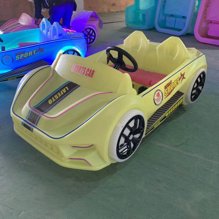 新款儿童碰碰车广场电动双人成年摆摊夜市发光游乐租赁电瓶车厂家