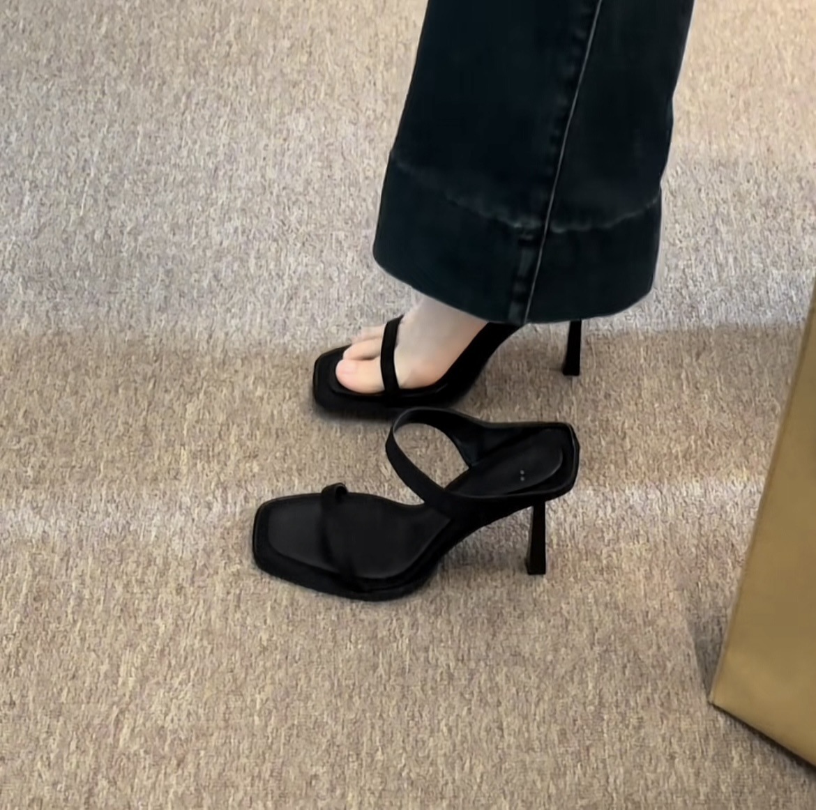 2024夏季网红新款性感高跟凉鞋女外穿银色方头露趾一字带细跟凉拖