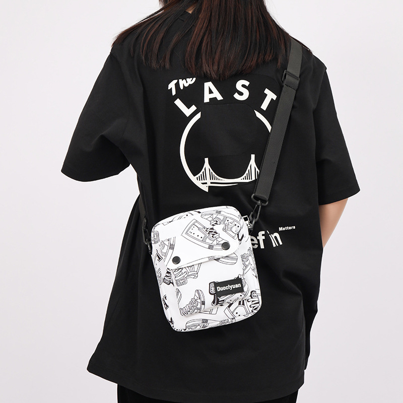 2022 Spring and Summer New Japanese Ins Harajuku Tide Cool Contrast Color Graffiti Letters Girl Student Versatile Bag