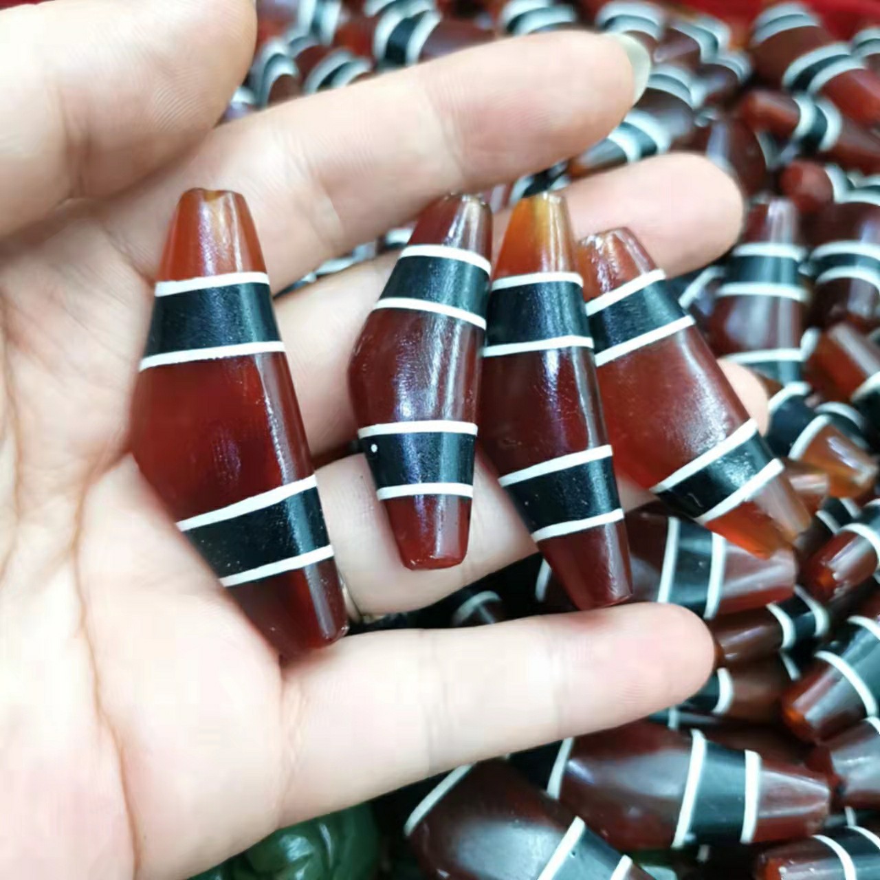 直播热销可定货正宗千年历史西亚古珠牛头形三色开槽镶蚀线羊角珠