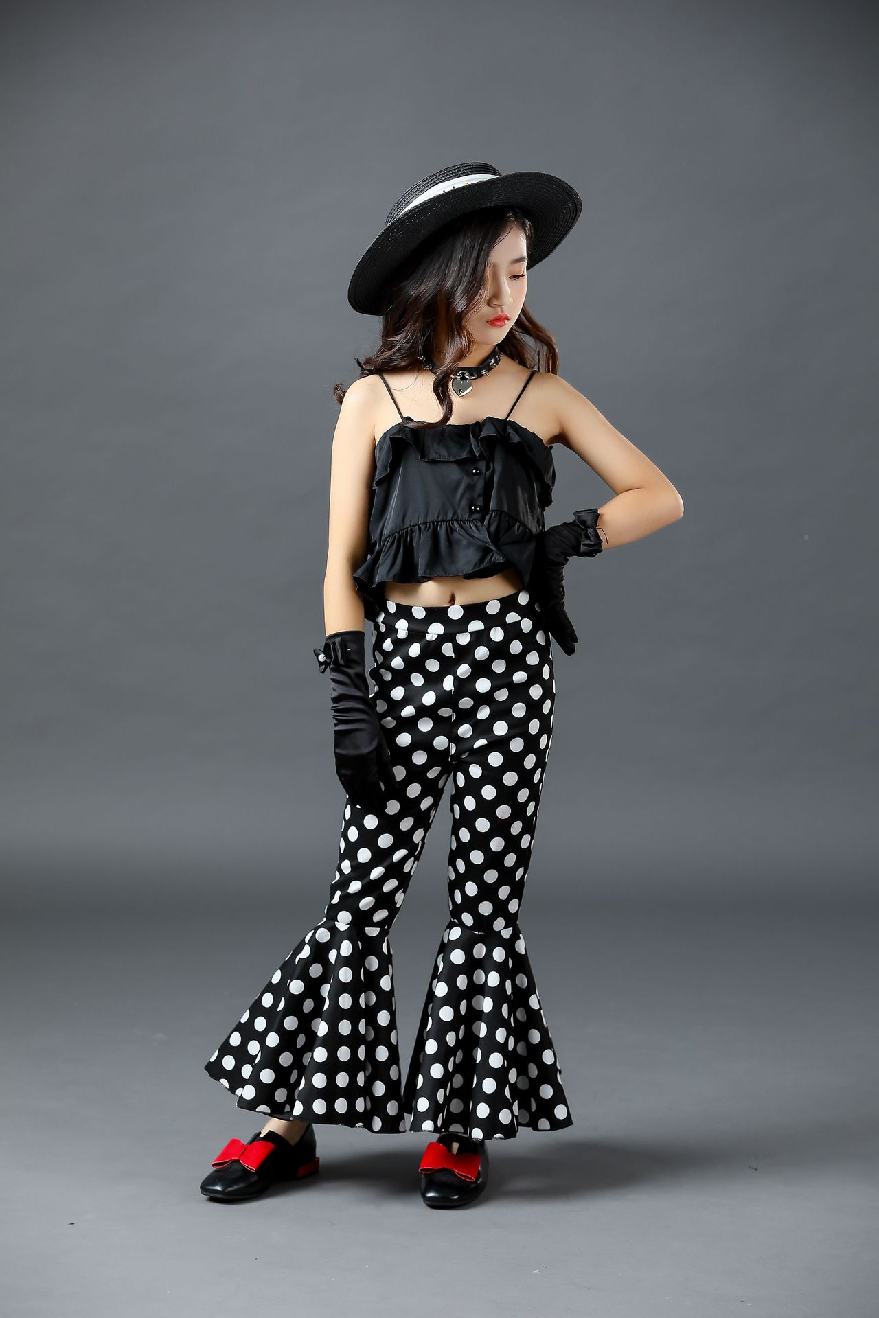 女童走秀潮服霸气暗黑酷帅模特t台个性机车服街舞爵士舞团体舞蹈