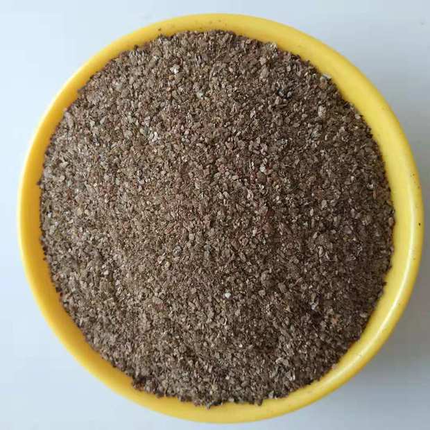 厂家批发 保温膨胀蛭石 育苗疏松土壤用 铸造用生蛭石片 蛭石颗粒