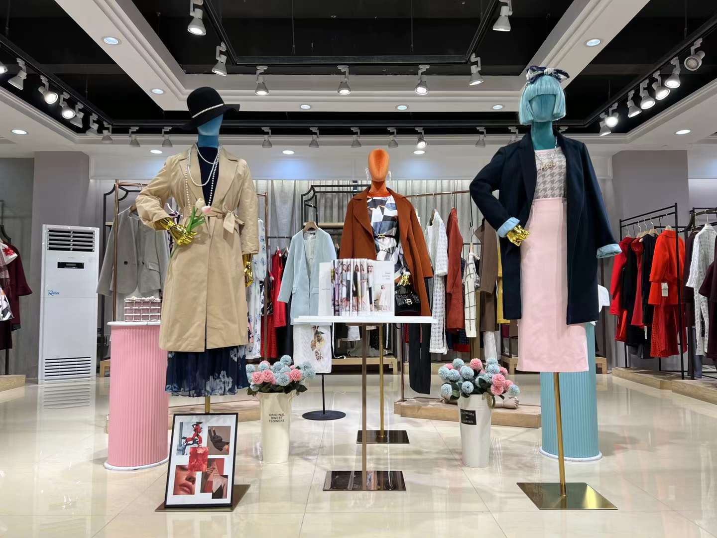 朗黛国际2022秋香港品牌女装尾货批发 三标齐全直播实体一手货源