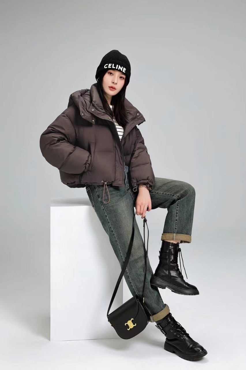 短款连帽羽绒服女2024冬季时尚高级感显瘦面包服白鸭绒羽绒服