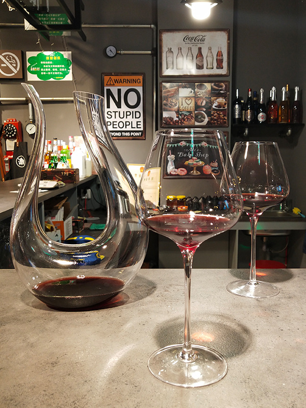 高档啤酒杯子创意扎啤杯水晶酒杯网红英雄杯德国小麦啤酒杯大号