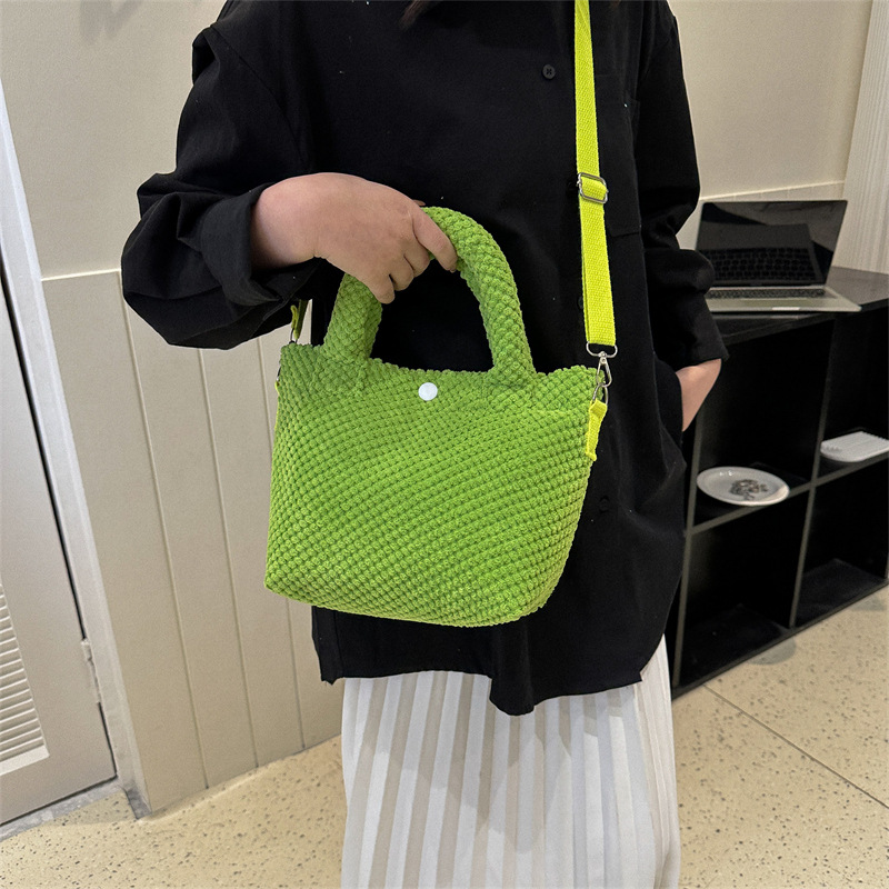 2023 Summer Popular Fashion Large Capacity Plaid Tote Bag Women's Vegetable Basket Portable Shoulder Messenger Bag Wholesale