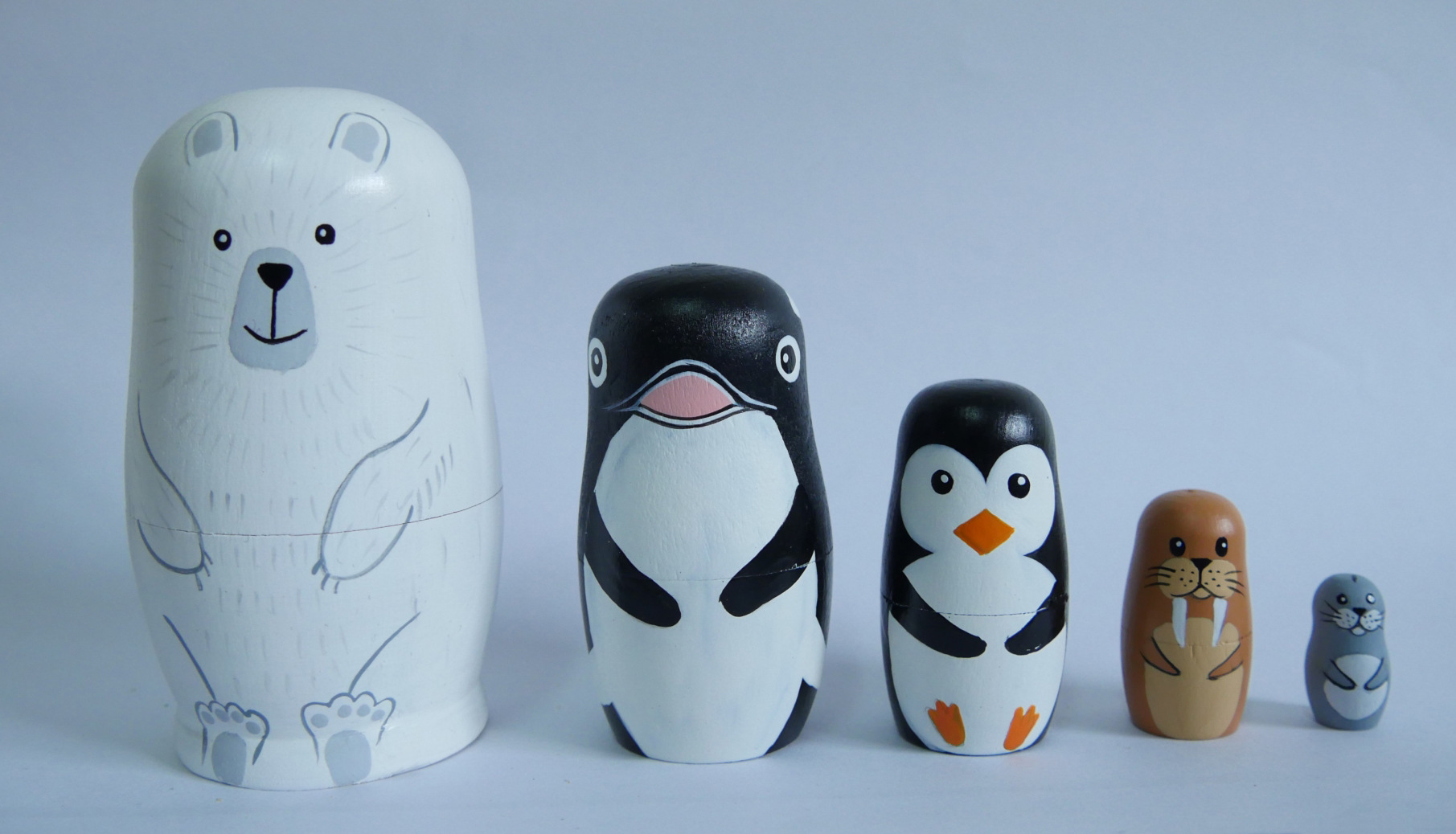 厂家批发木制工艺品俄罗斯套娃动物卡通五层套娃手工绘制儿童玩具