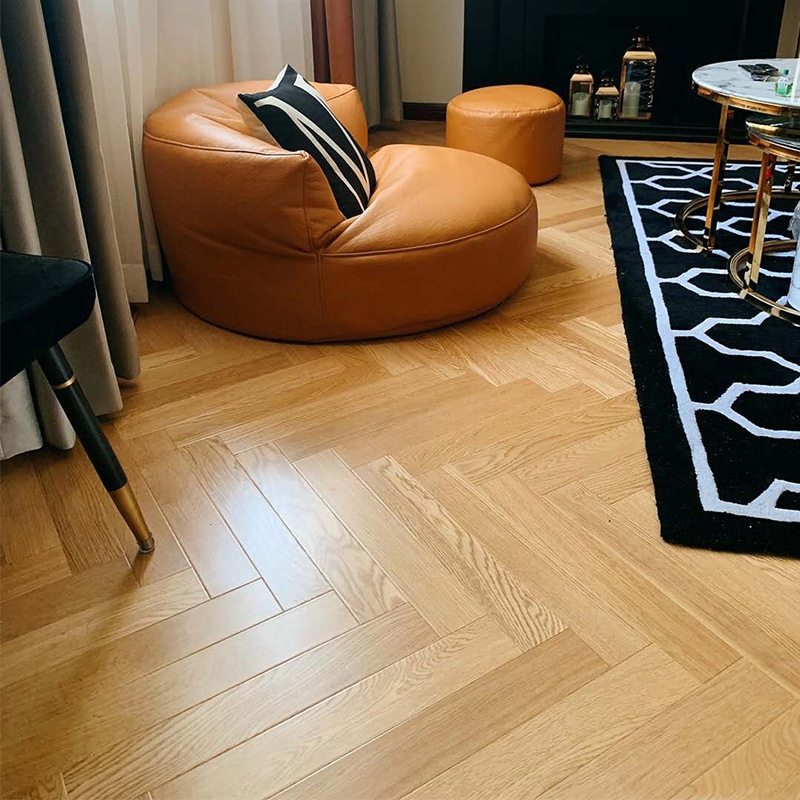 多层人字拼鱼骨拼实木复合地板橡木原木本色家用环保锁扣免龙骨