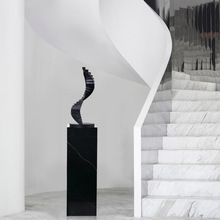 简约现代家居轻奢黑色艺术旋转楼梯摆件样板房会所创意软装饰品