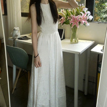 白色甜美背心连衣裙夏季新款小众收腰显瘦设计感无袖长裙一件代发