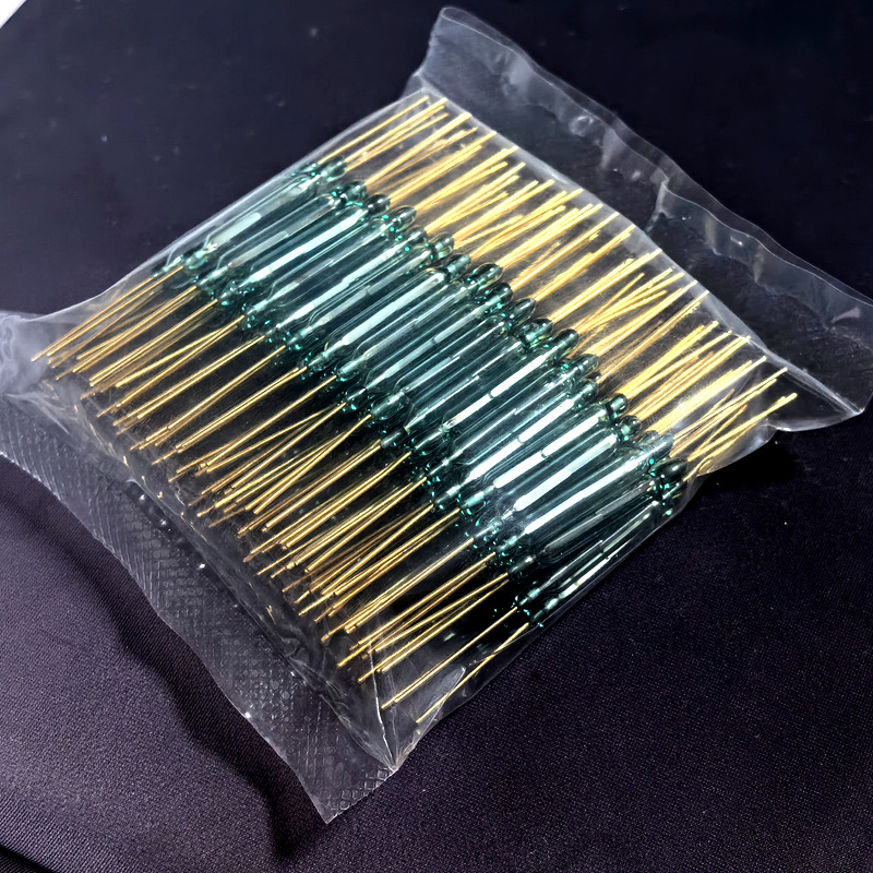 干簧管MKA27101磁控开关4X28MM绿管金脚银脚