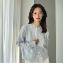 浅蓝色软糯开衫毛衣外套女2023新款秋冬小个子慵懒风圆领针织上衣