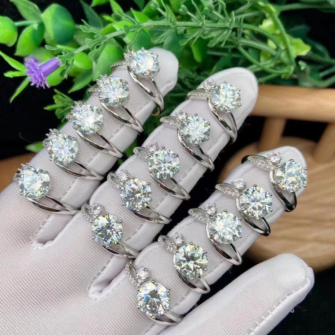 莫桑钻戒指2克拉微蓝底八心八箭活口调节经典六爪镶嵌求婚钻戒女