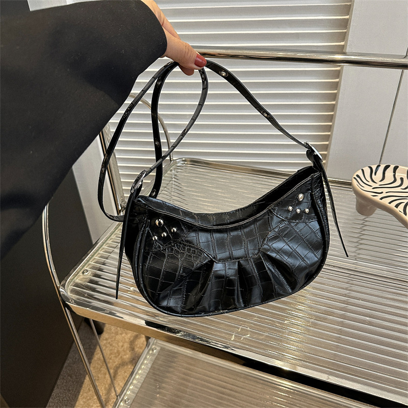 Women's Bag 2023 Spring New Korean Style Fashionable Retro Crocodile Rivet Underarm Bag Women's Shoulder Messenger Bag