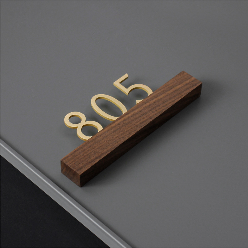 北欧创意新款北欧实木黄铜数字门牌号码牌胡桃木酒店民宿房间门牌