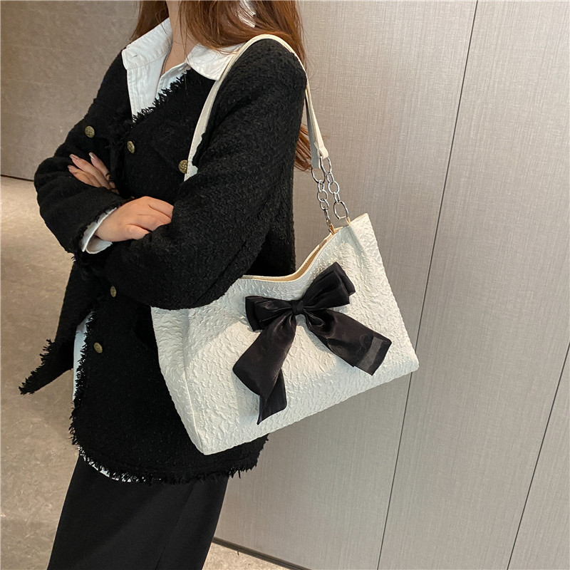 Autumn and Winter Large Capacity Bag Women's Bag 2022 New Trendy Korean Style Fashionable Bow Shoulder Bag Commuter Tote Women's