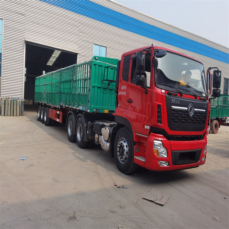 轻量化两桥高栏半挂车 对开门字母仓栅运输车 载荷3000kg结构简单