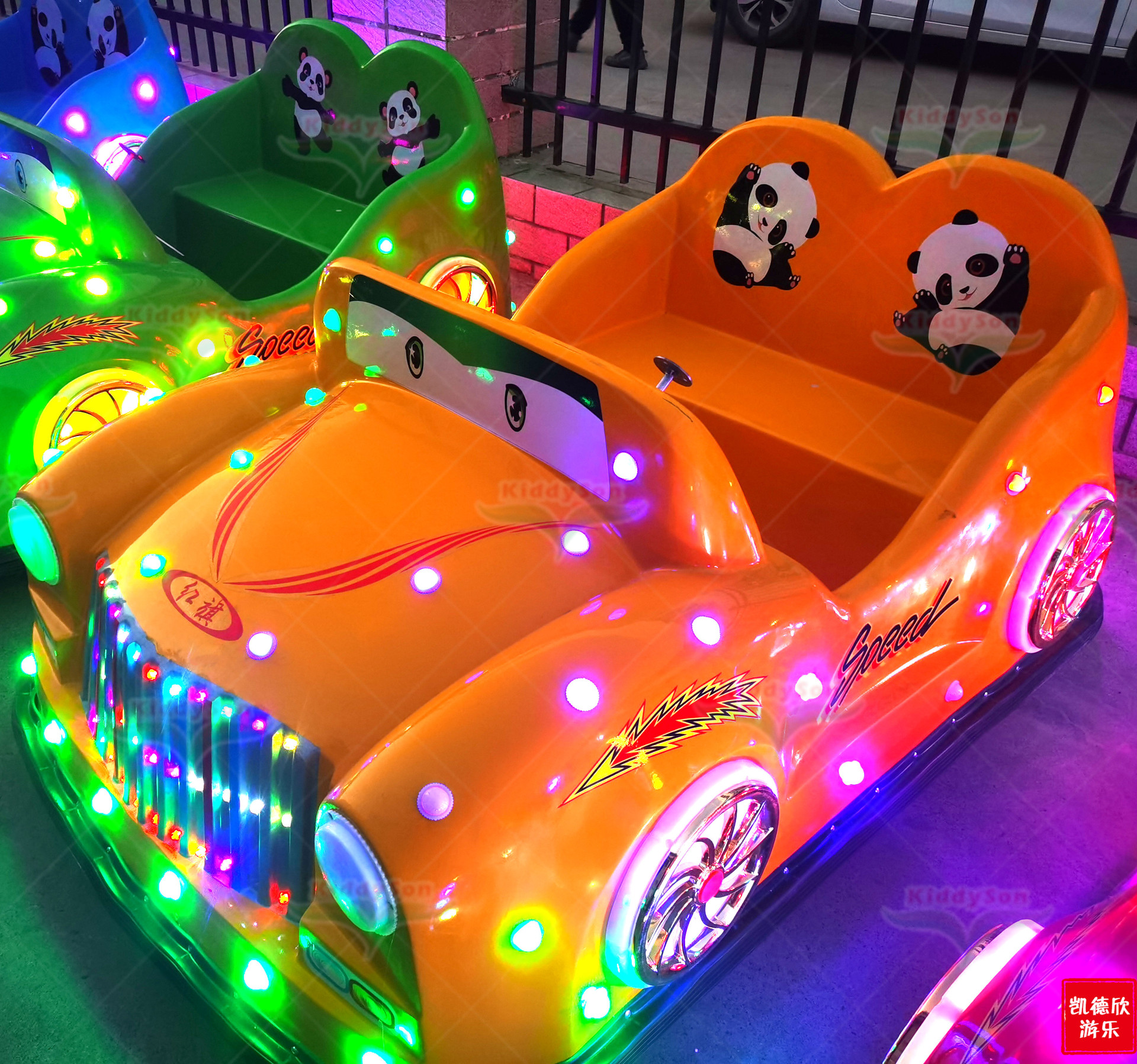 夜市摆摊双人碰碰车商场亲子游乐车广场公园发光电瓶玩具车小汽车