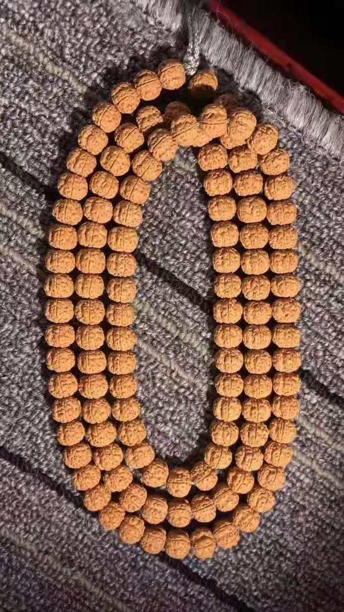 高品花王小金刚,皮质油性到位,很压手的籽,盘玩易上色不负时光,放心盘
