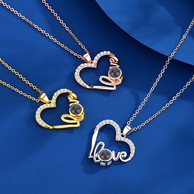 毛衣 项链 配饰跨境爆款love投影吊坠100种语言我爱你图片定 制