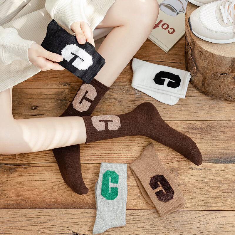 秋冬网红潮牌袜子女ins潮日系植绒大c字母中筒袜学院风高腰运动袜