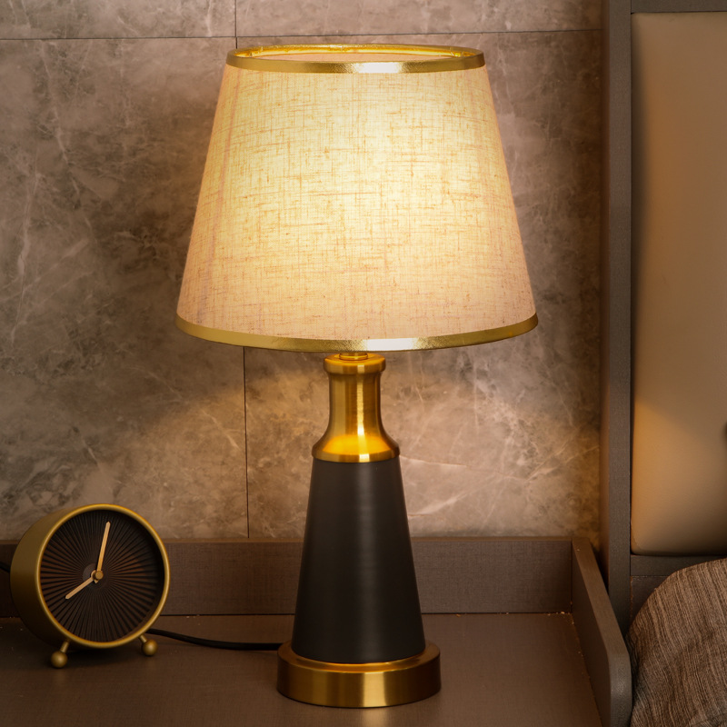 美式卧室床头柜灯简约现代护眼温馨浪漫北欧房间少女结婚触摸台灯