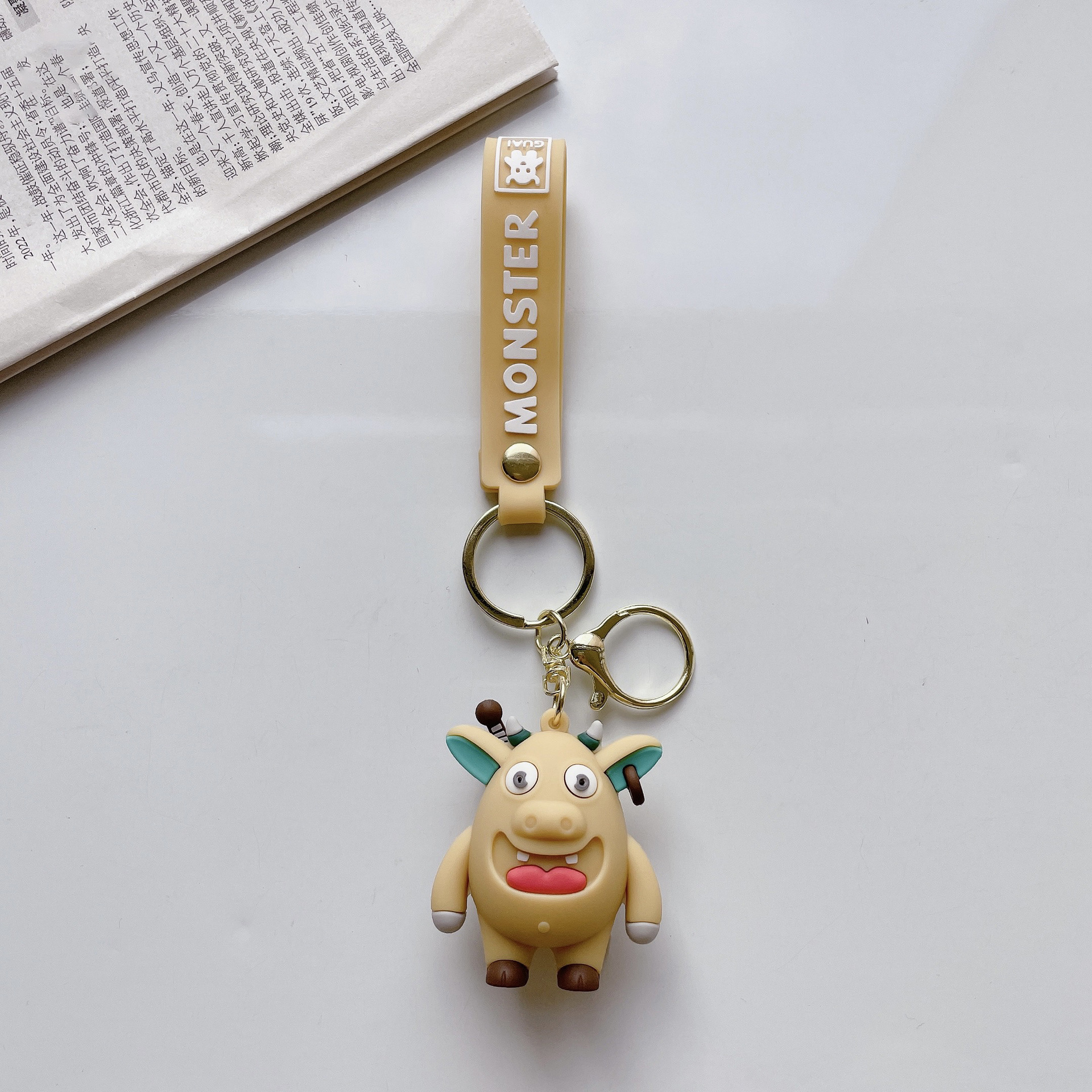 New Cross-Border Cartoon Monster Planet Keychain Creative Bag Pendant Car Key Chain Gift Wholesale