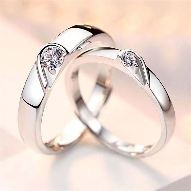莫桑石钻戒女戒指莫比乌斯环情侣节礼物求婚结婚订婚男女对戒
