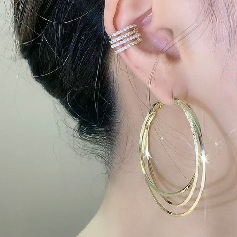 大蝴蝶耳环图片