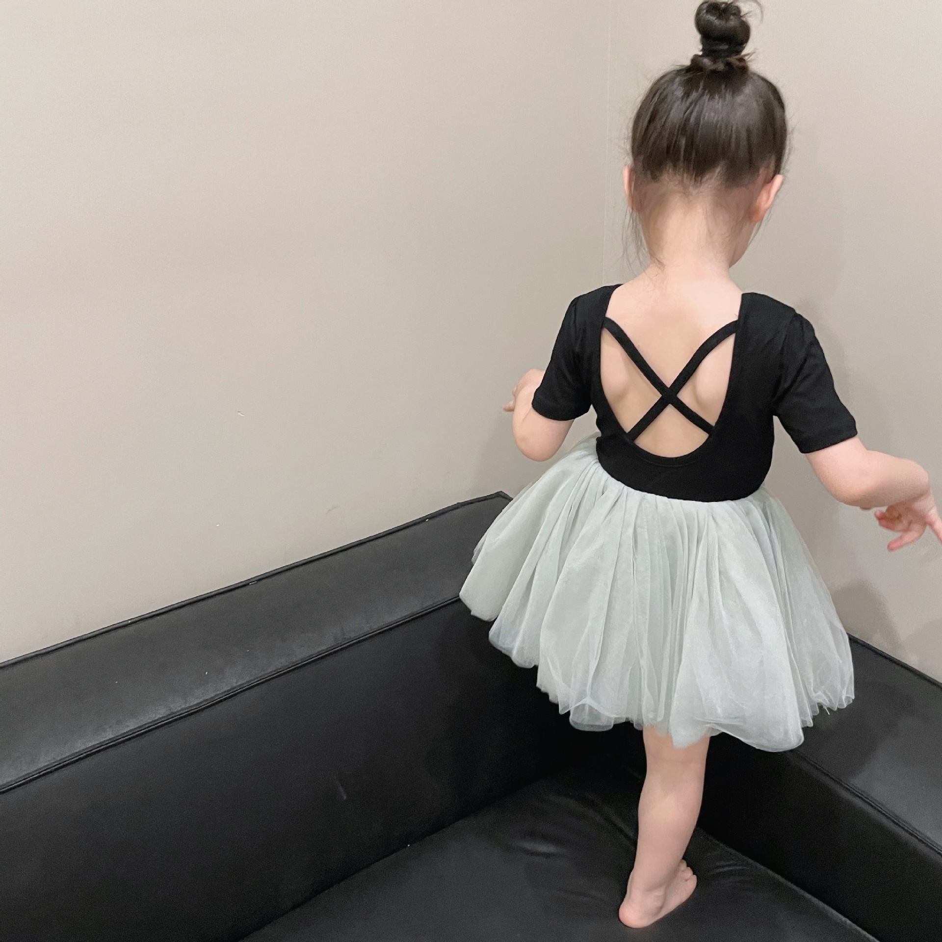 韩国童装2022韩版夏季新女童弹力针织露背连衣裙短袖芭蕾舞公主裙