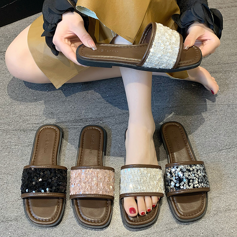 法式香风仙女风一字拖平跟凉拖外出2024夏季新款亮片低跟方头拖鞋