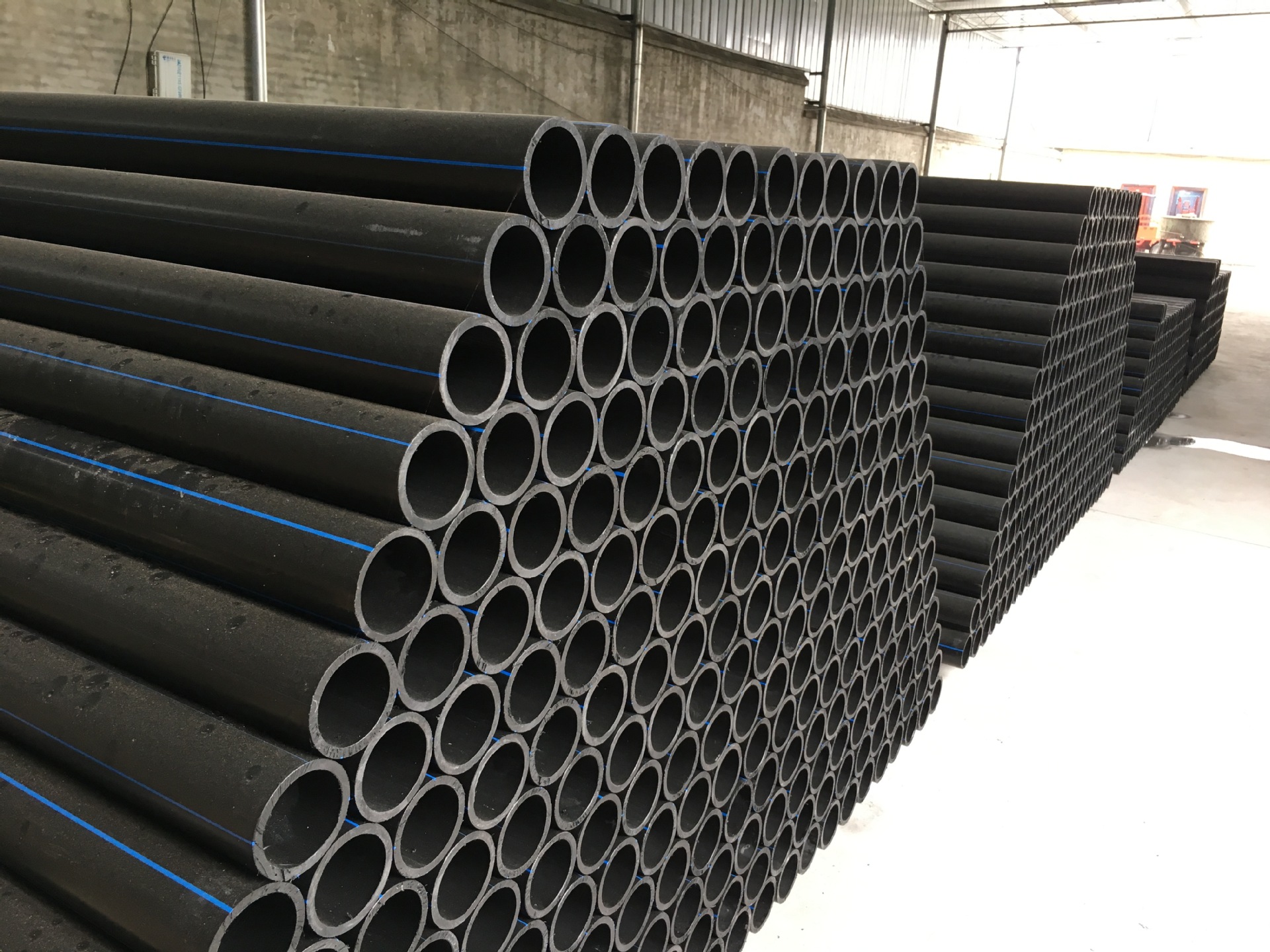 pe水管热熔自来水管3三4四6分1.5寸2黑硬管20 25 32 40塑料水管子