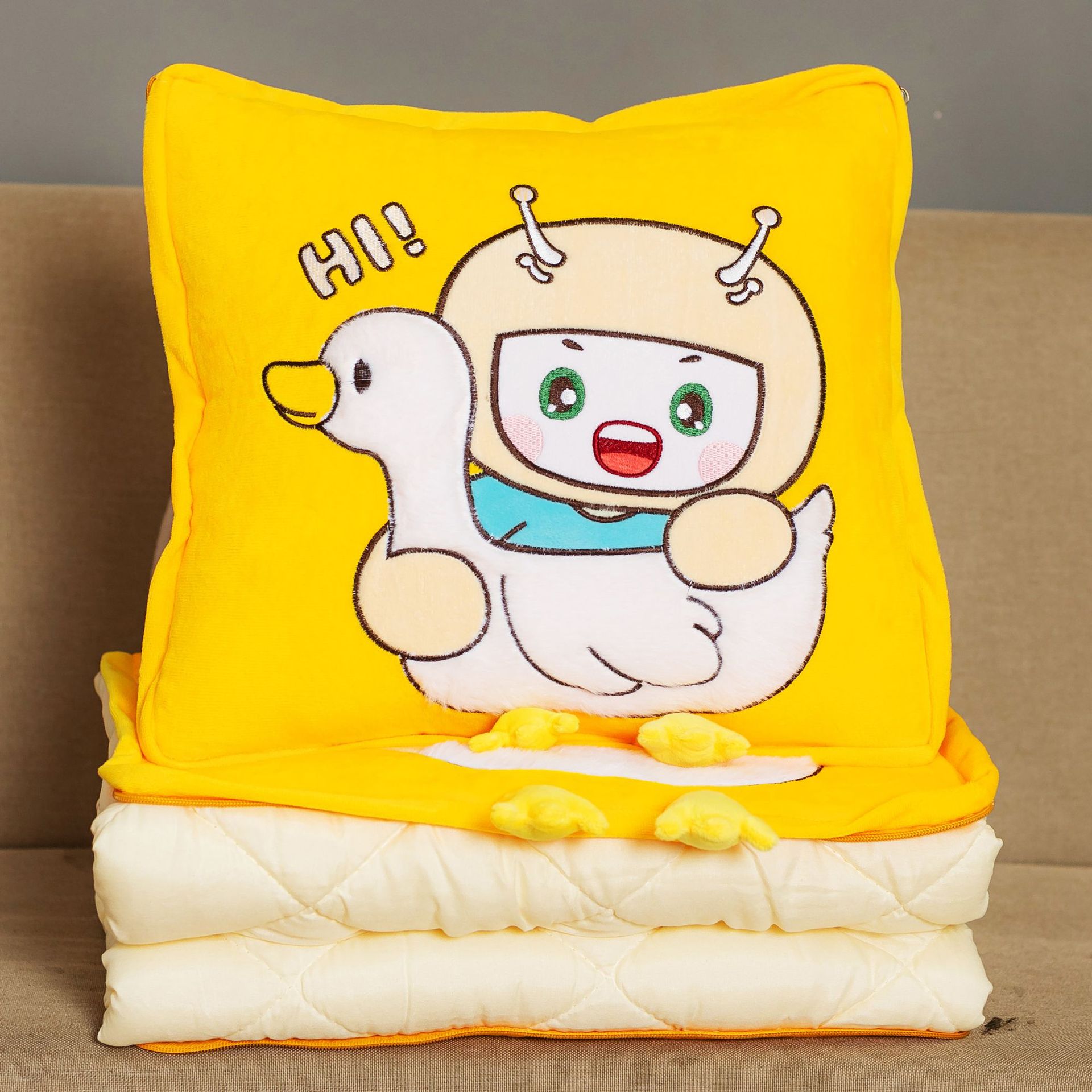 卡通多功能抱枕被两用二合一抱枕汽车沙发靠垫床头靠枕广告礼品被