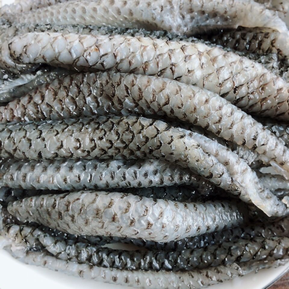 5斤包邮原味熟鱼皮泡椒鱼皮食材海鲜凉拌火锅鱼皮餐饮批发-阿里巴巴