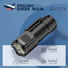 微笑鲨户外照明三灯珠强光手电筒超轻携带笔夹设计USB充电