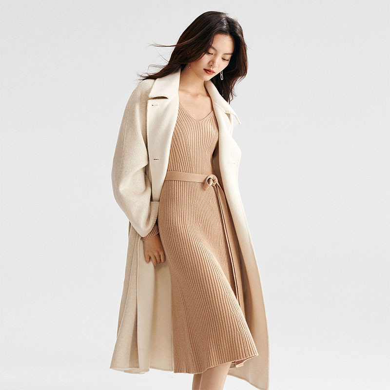 乳白双排扣端羊绒双面呢腰带宽松风衣长袖过膝大衣反季促销小个子