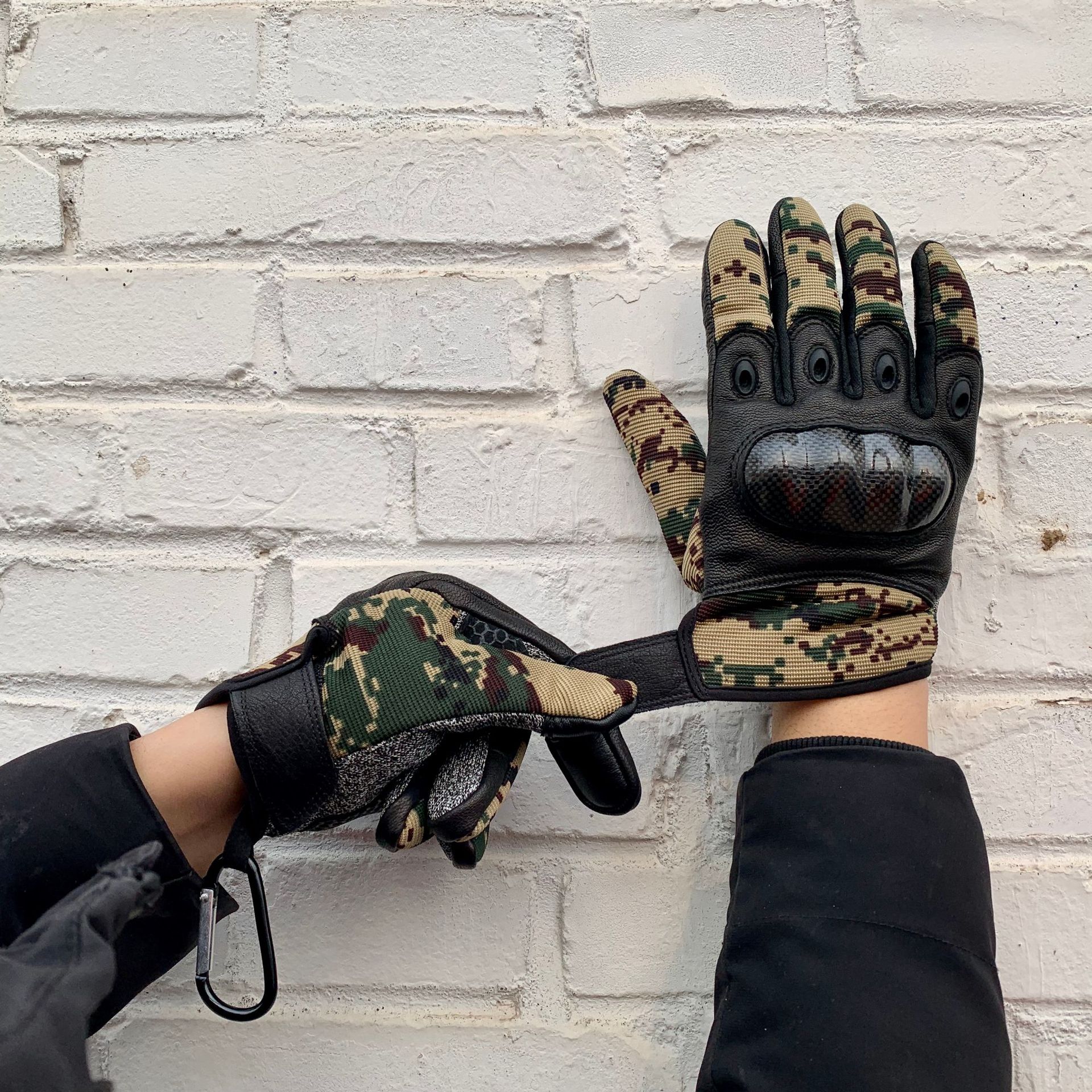 5级防割全指战术手套迷彩碳纤维硬壳男作战训练安保安防铁骑手套