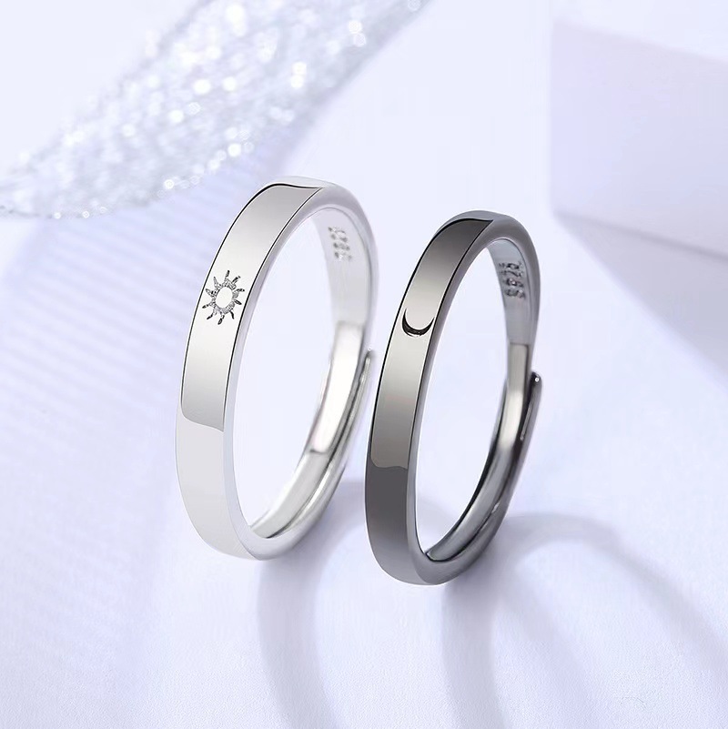 D041 Sun Moon Star Black and White Lovers Ring Lettering Open Rings for Couples Men and Women Korean Style Student Minimalist Girlfriend Gifts