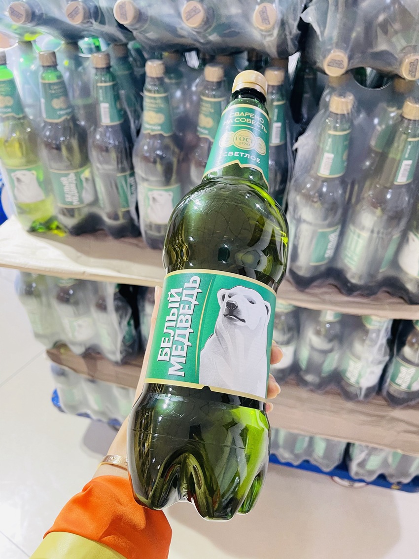 俄罗斯大白熊啤酒 1500ml一瓶 6瓶一件批 一件代发批发